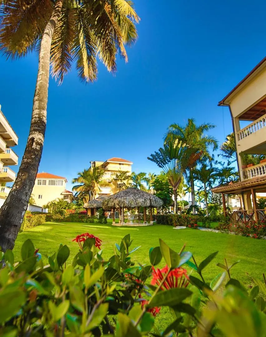 Las Palmeras By Graziano Boca Chica